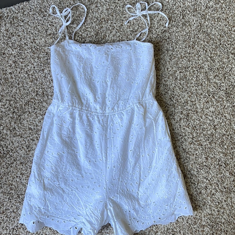 Speechless White Cotton Eyelet Romper Shorts  Scalloped Hem with Pockets Small
